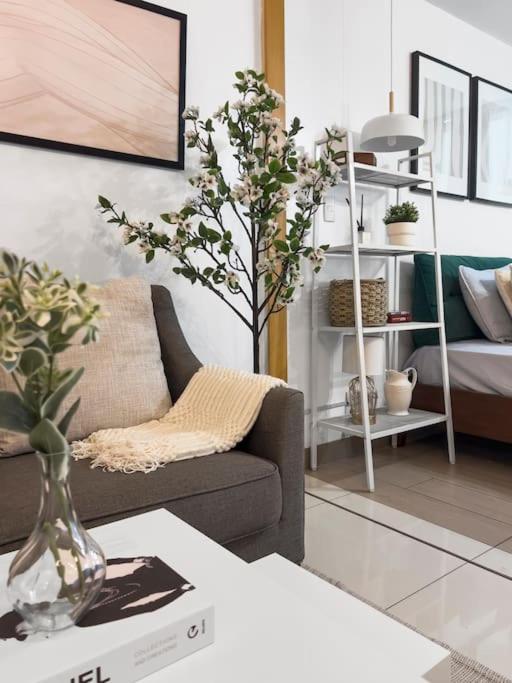 טאגיג One Uptown Residences Bgc מראה חיצוני תמונה