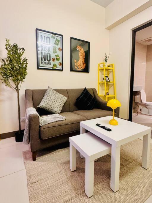 טאגיג One Uptown Residences Bgc מראה חיצוני תמונה