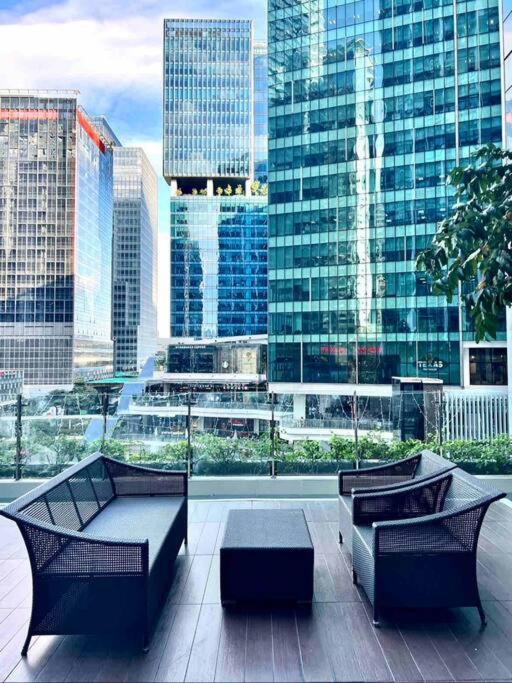 טאגיג One Uptown Residences Bgc מראה חיצוני תמונה